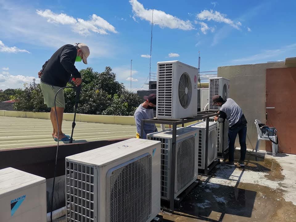 Rooftop condenser installation